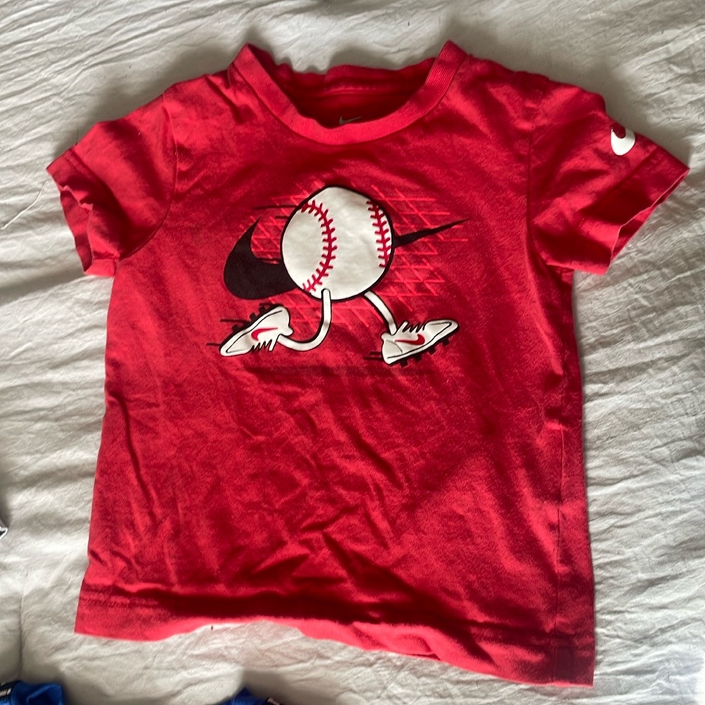 Toddler boy Nike shirts